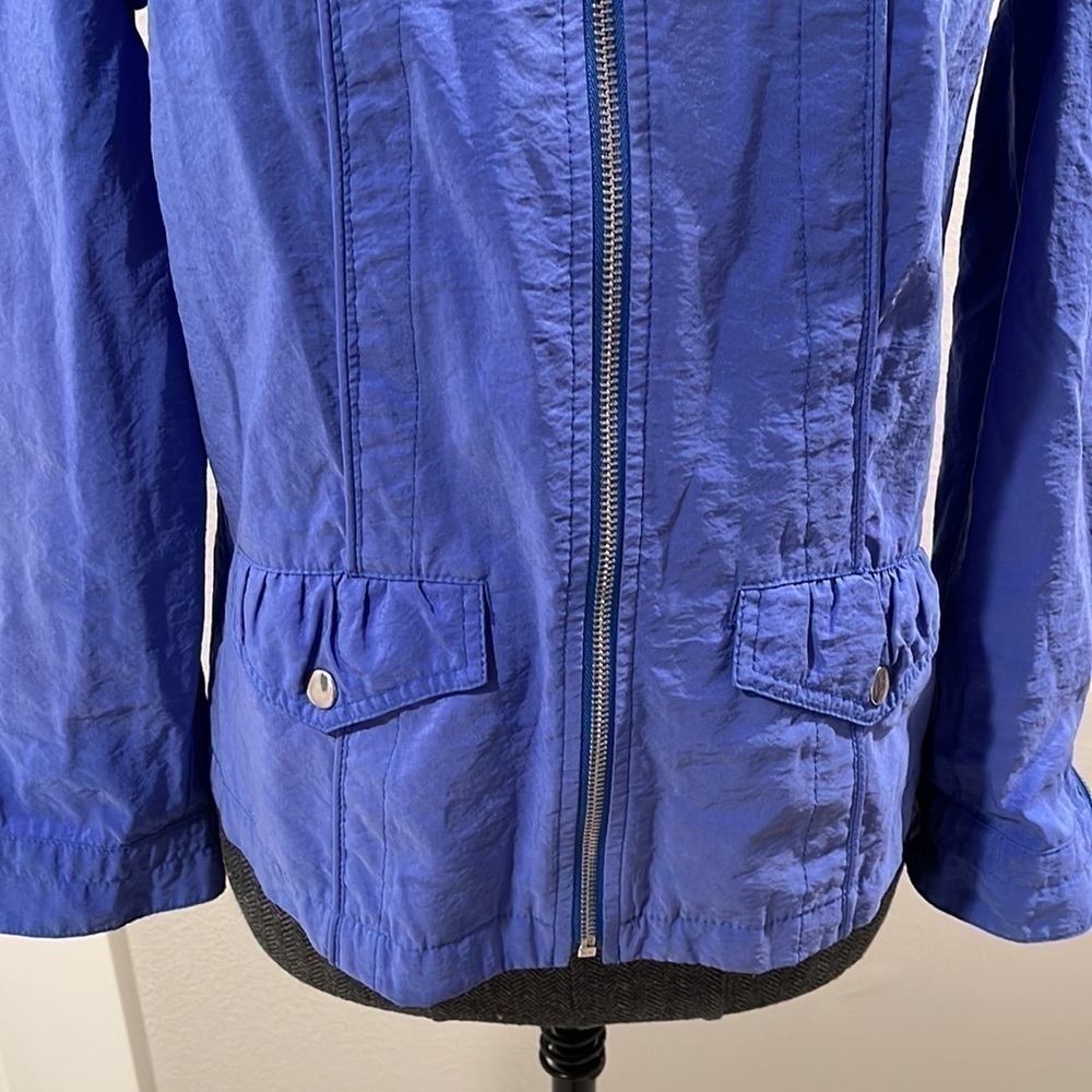 Zenergy by Chicos Blue Lightweight Full Zip Jacket Size 0 - Picture 5 of 8
